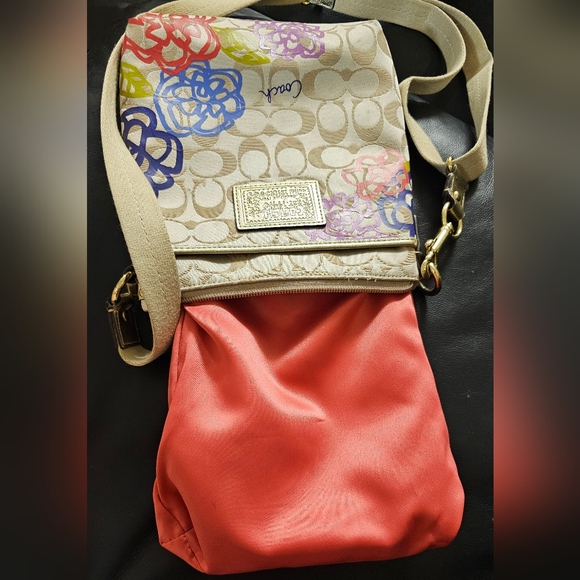 Coach Daisy Floral print Y2K Cream canvas Signature Swing Poppy Crossbody EUC - Picture 5 of 16